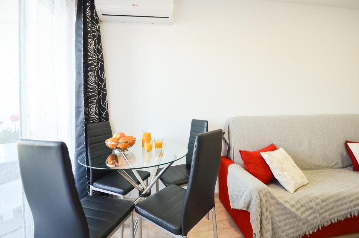 Schoene Wohnung Mit Pool , Wi-Fi Und Privat Garage Torrevieja Exterior foto