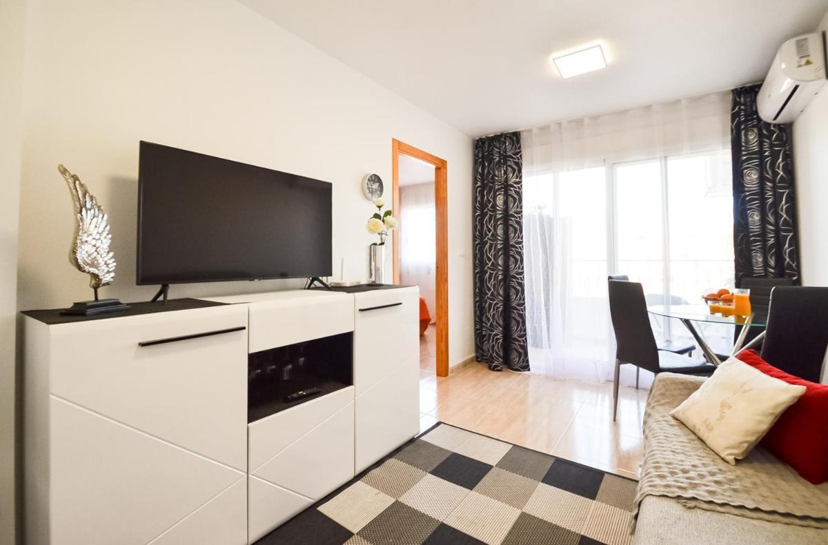 Schoene Wohnung Mit Pool , Wi-Fi Und Privat Garage Torrevieja Exterior foto