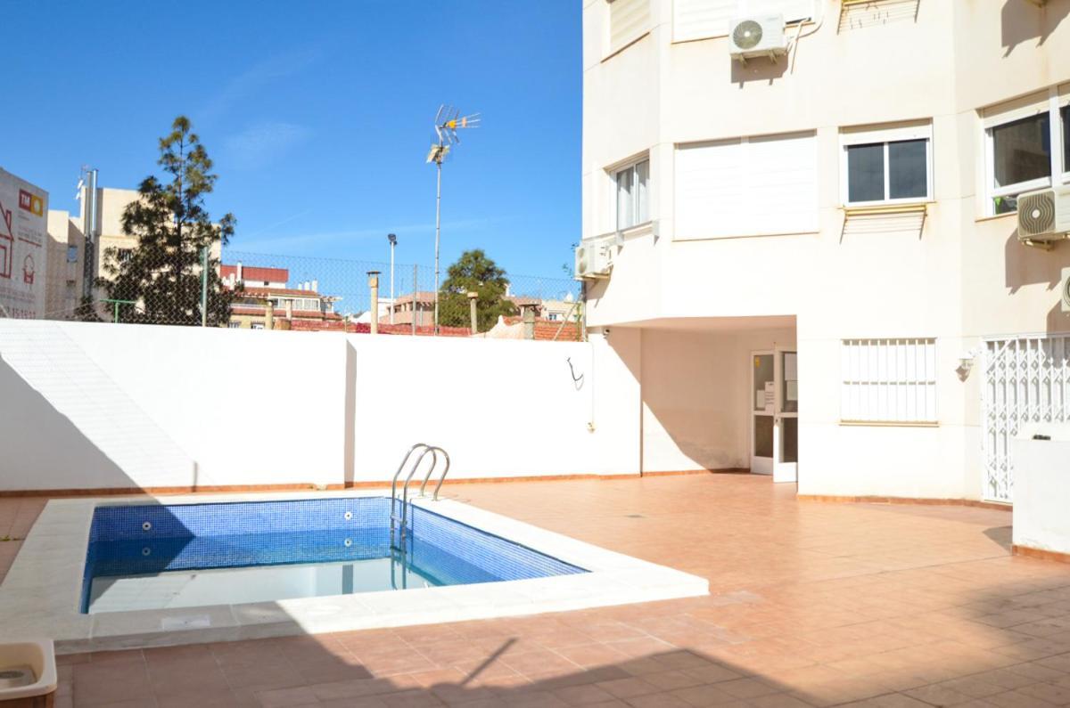 Schoene Wohnung Mit Pool , Wi-Fi Und Privat Garage Torrevieja Exterior foto